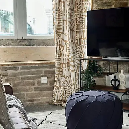 In Bradford With Free Parking Sleeps 4 Bradford (West Yorkshire)