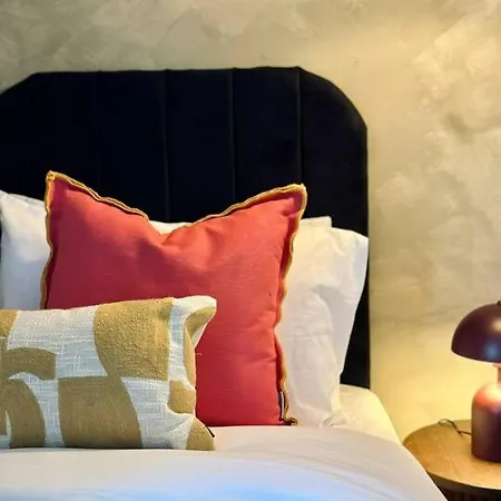 Spacious And Cosy 2 Bedroom In Sleeps 4 By Purestay - 14 Nights Min! *