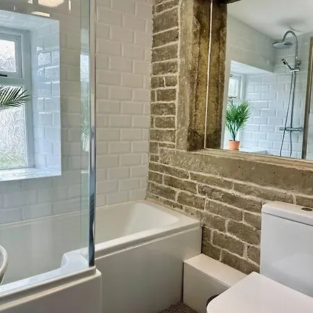 Dom wakacyjny Spacious And Cosy 2 Bedroom In Sleeps 4 By Purestay - 14 Nights Min! *